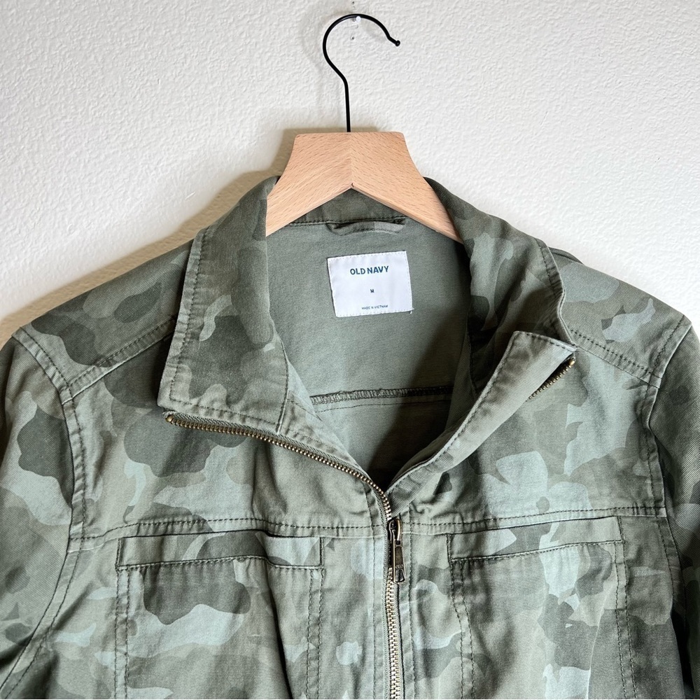 Old Navy Oversized Camo Shacket Medium - Picture 4 of 4